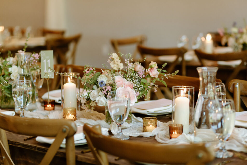 table florals for country inspired wedding